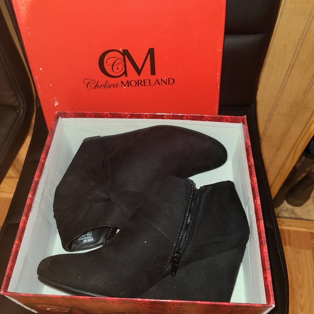NWOT Black Heeled Booties
